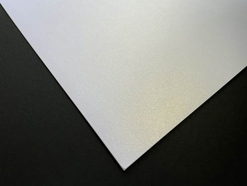 キュリアスメタル ホワイト